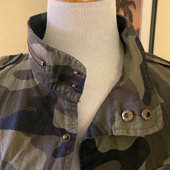 LOVE TREE  VEST CAMO,  M - Picture 7 of 16